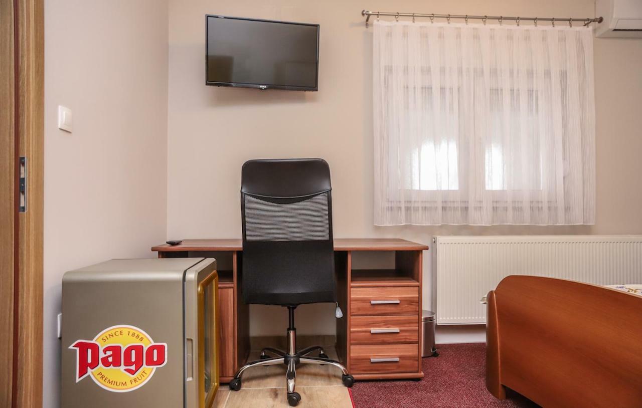 Hotel Zrinski Koprivnica Ngoại thất bức ảnh